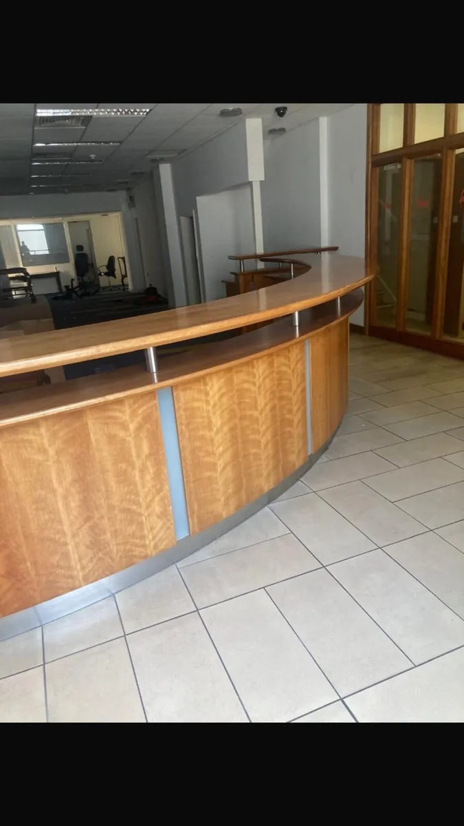 Reception desk - Image 4