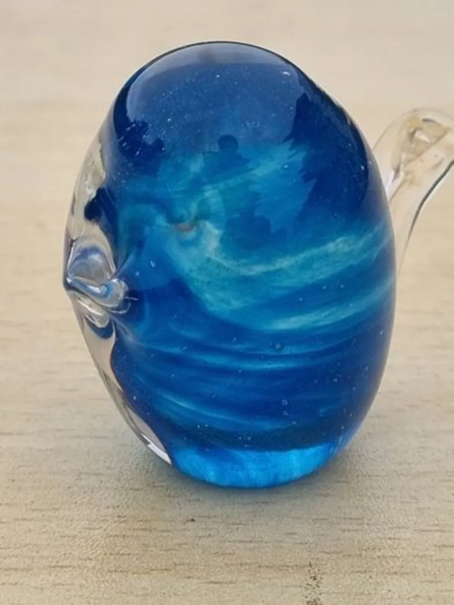 Mdina art glass small bird figurine - Image 1