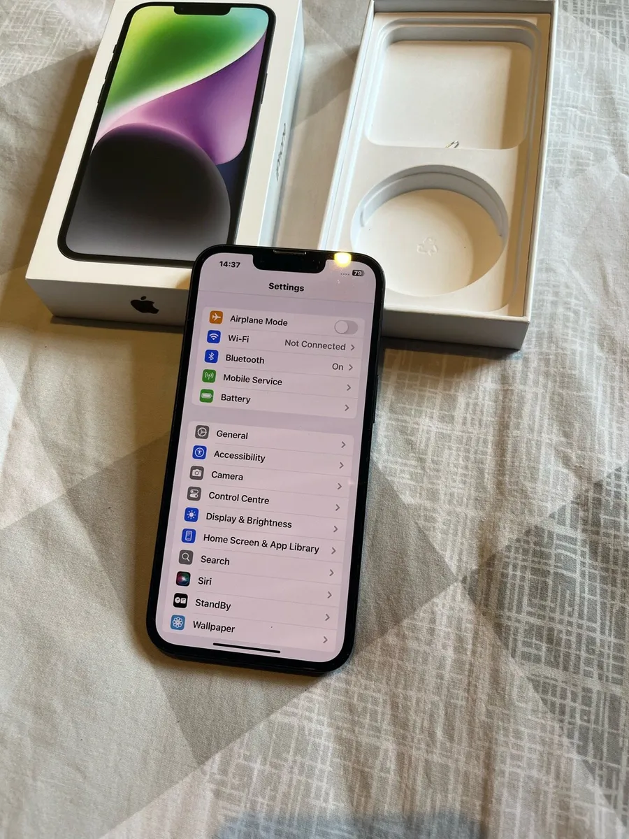 iPhone 14 - Image 3