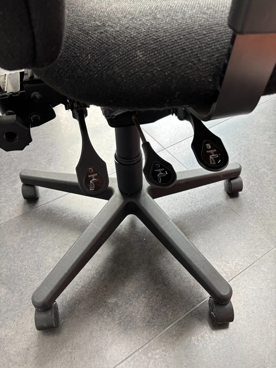 Office Chair - Image 4
