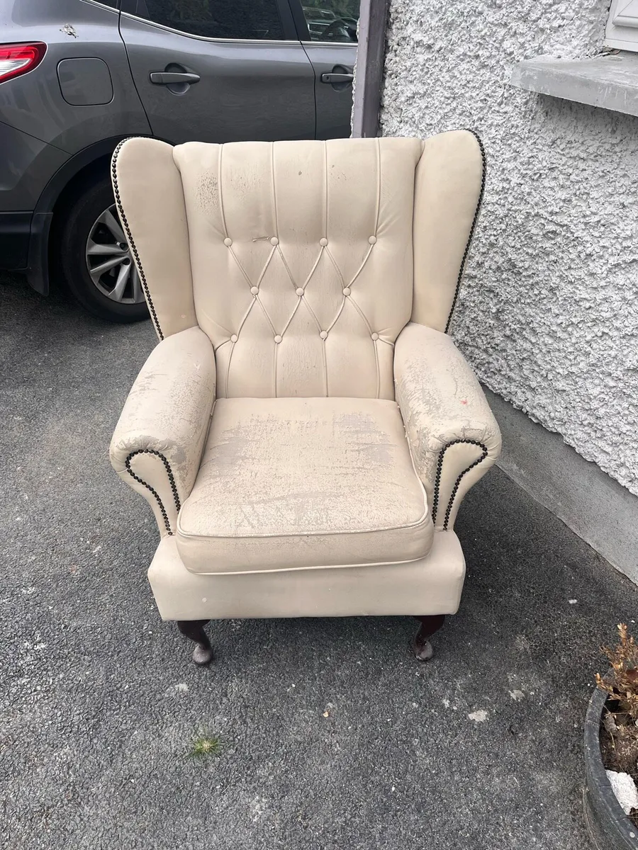 Queen Anne chair free for collection - Image 2