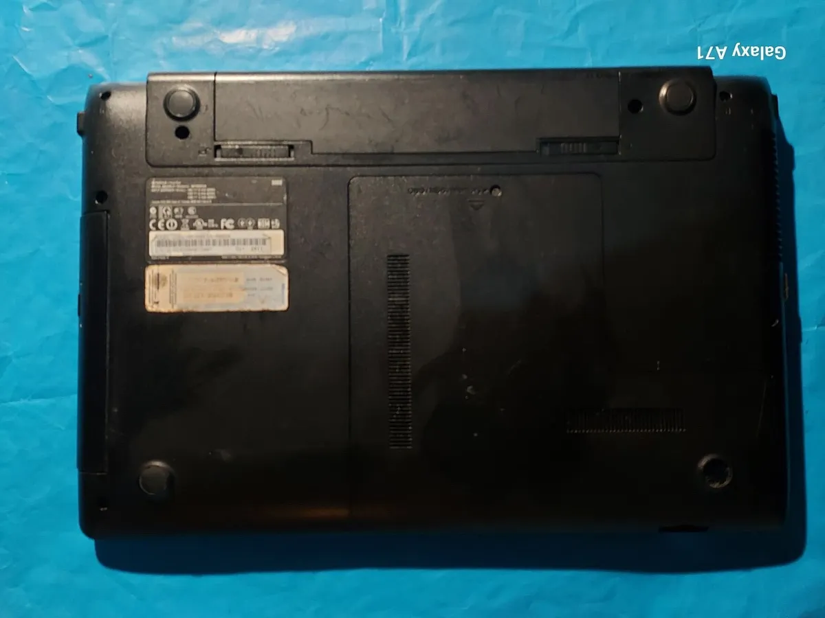 Samsung Laptop, Model NP300E5A, Intel Core i5-243 - Image 4