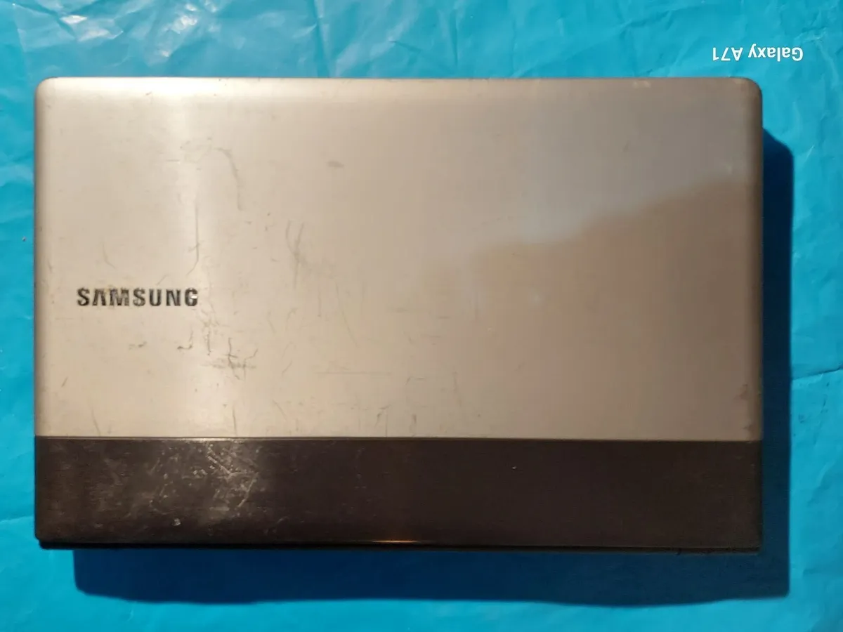 Samsung Laptop, Model NP300E5A, Intel Core i5-243 - Image 3
