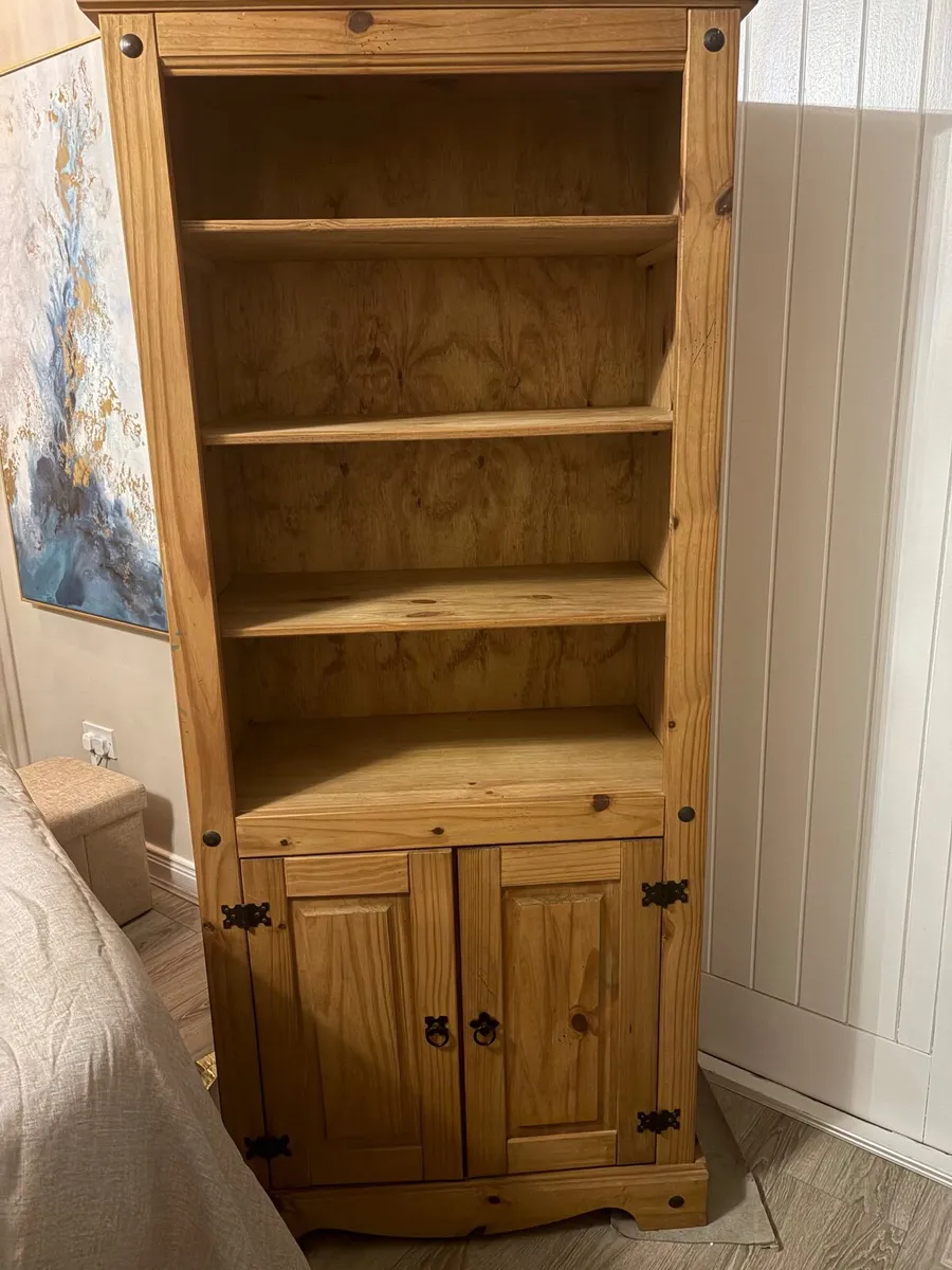 Mexican Pine bookcase - Image 1