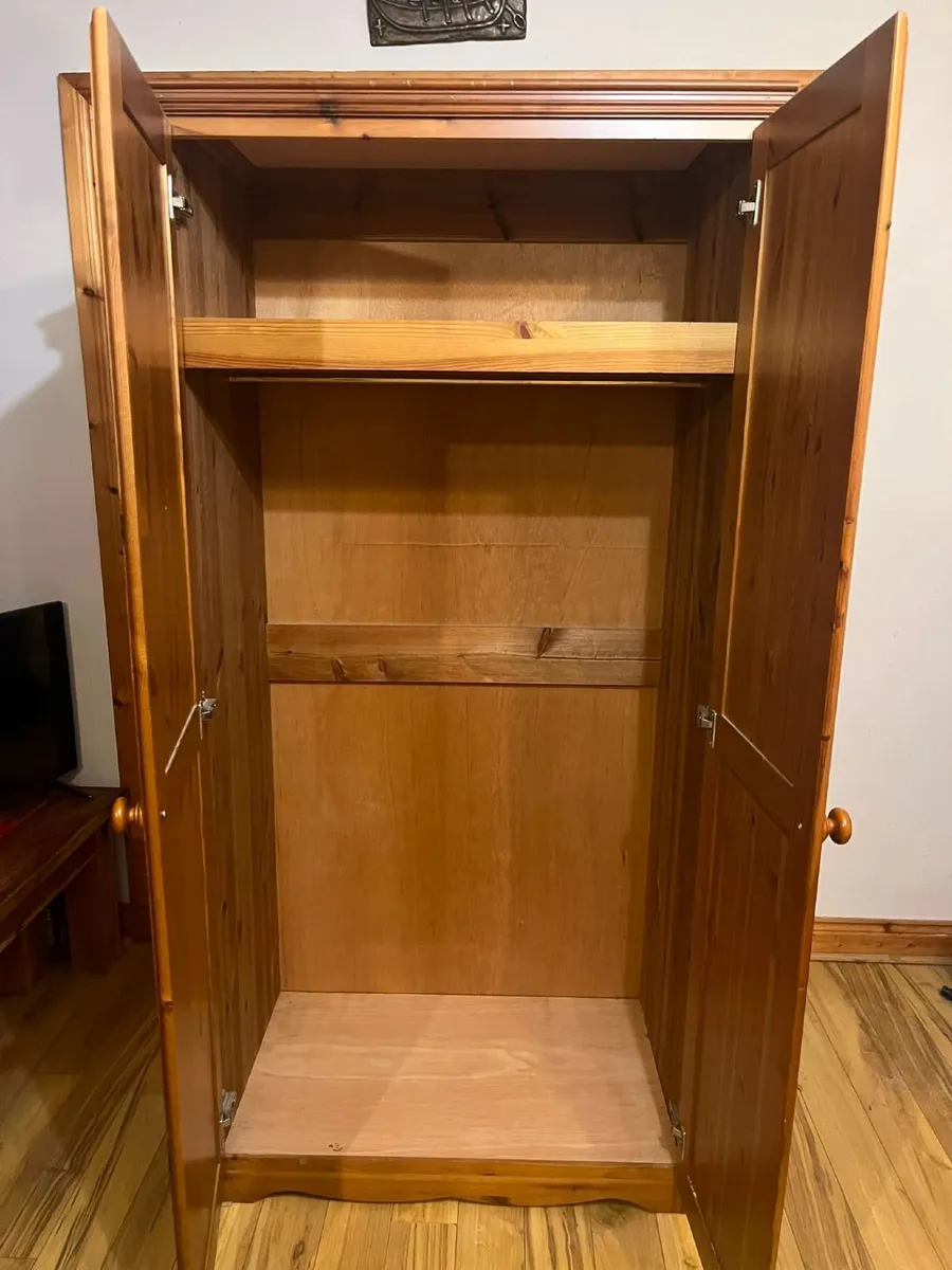 Solid wood wardrobe - Image 2