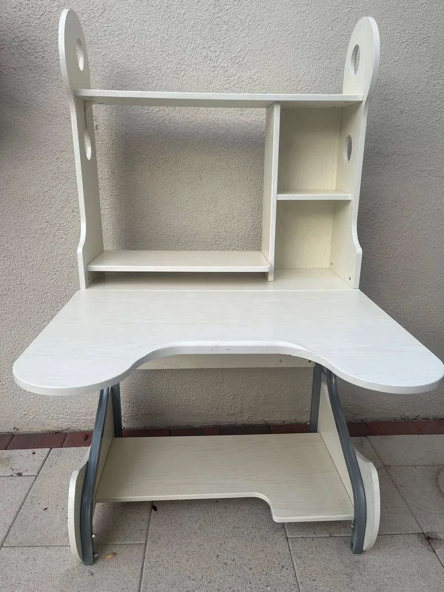 Study desk - Image 2