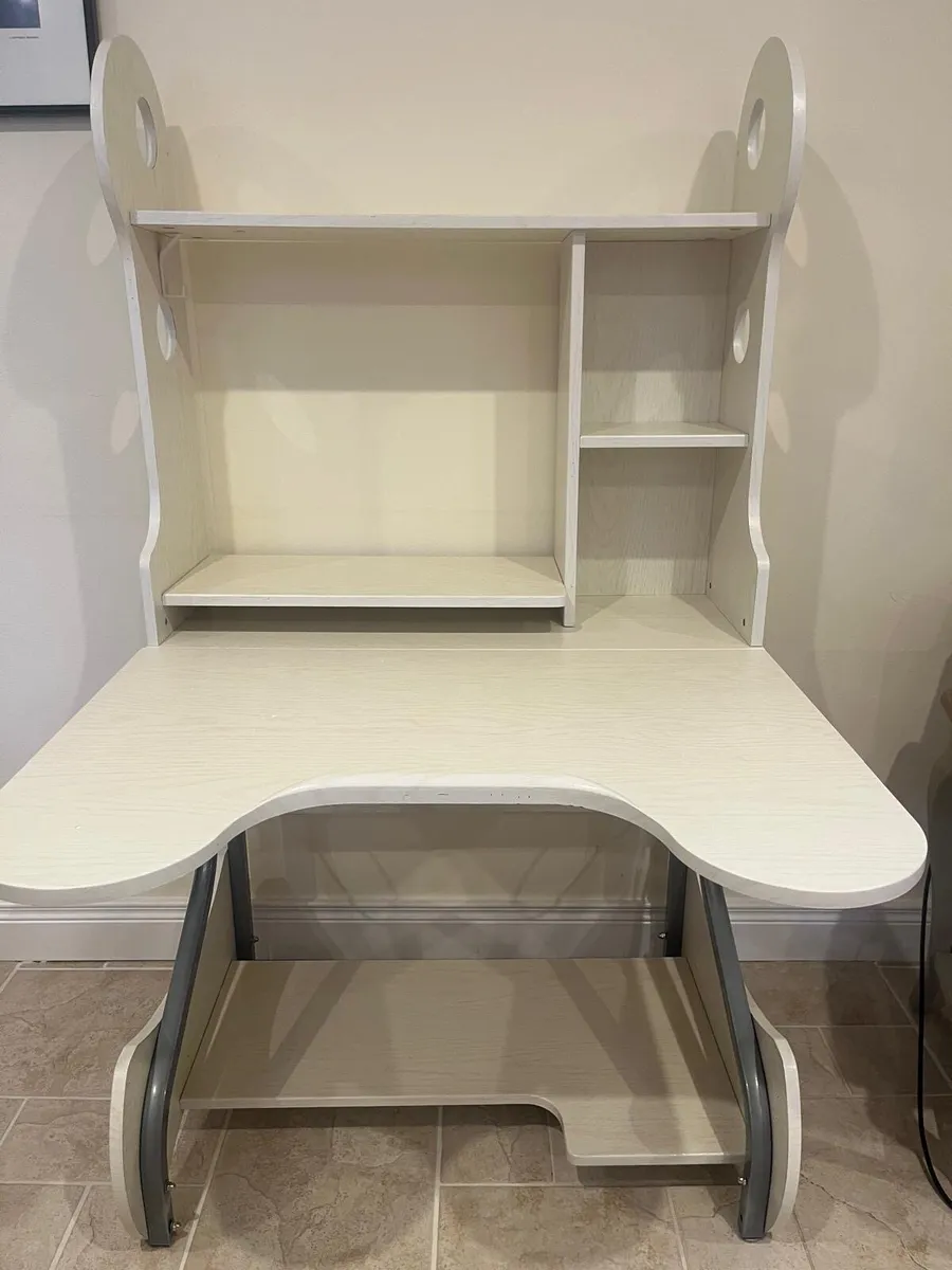 Study desk - Image 3