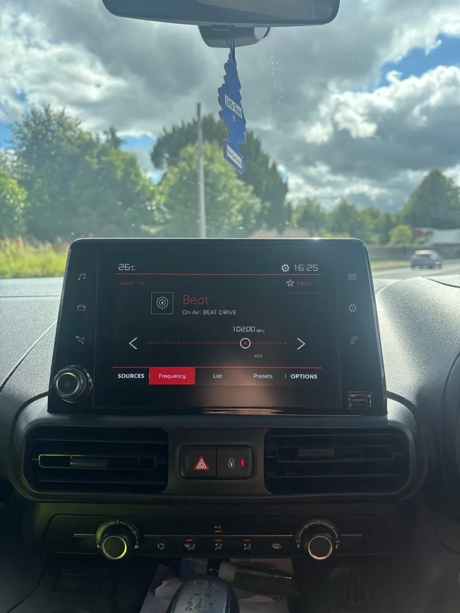 Citroen Berlingo 2021 - Image 2