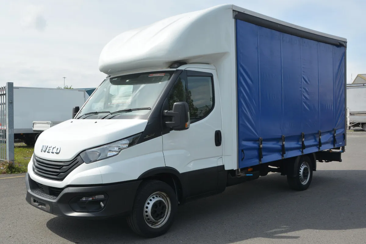 Iveco Daily Curtain Side 6 pallet capacity - Image 1