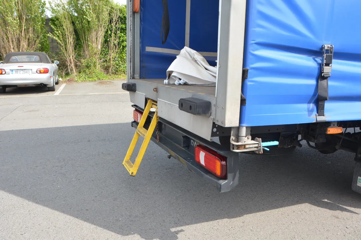 Iveco Daily Curtain Side 6 pallet capacity - Image 3