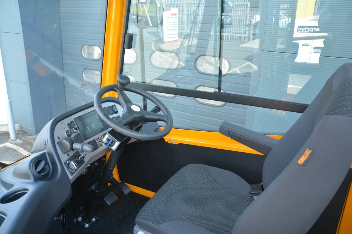 Terberg Yard Shunter - HIRE Your Tug - Image 2