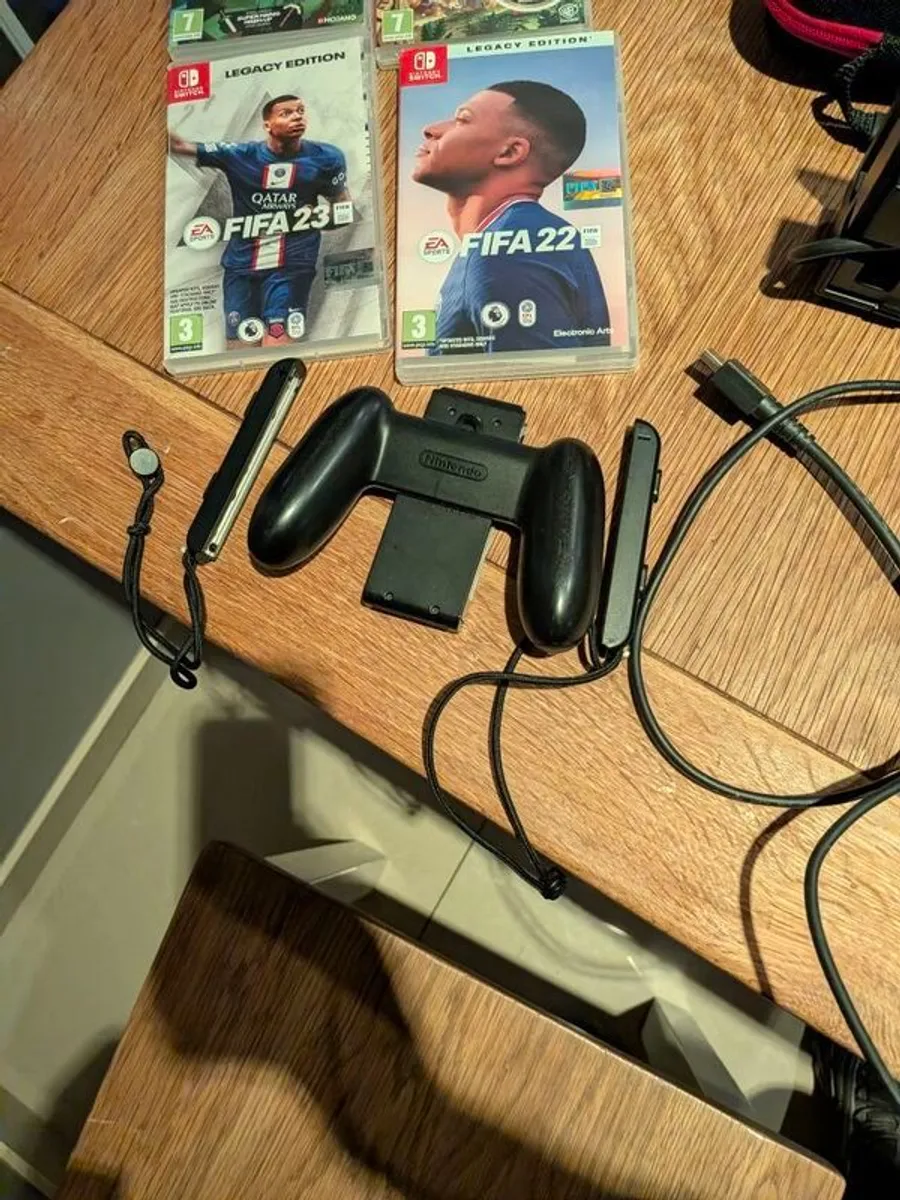 Nintendo Switch - Image 4