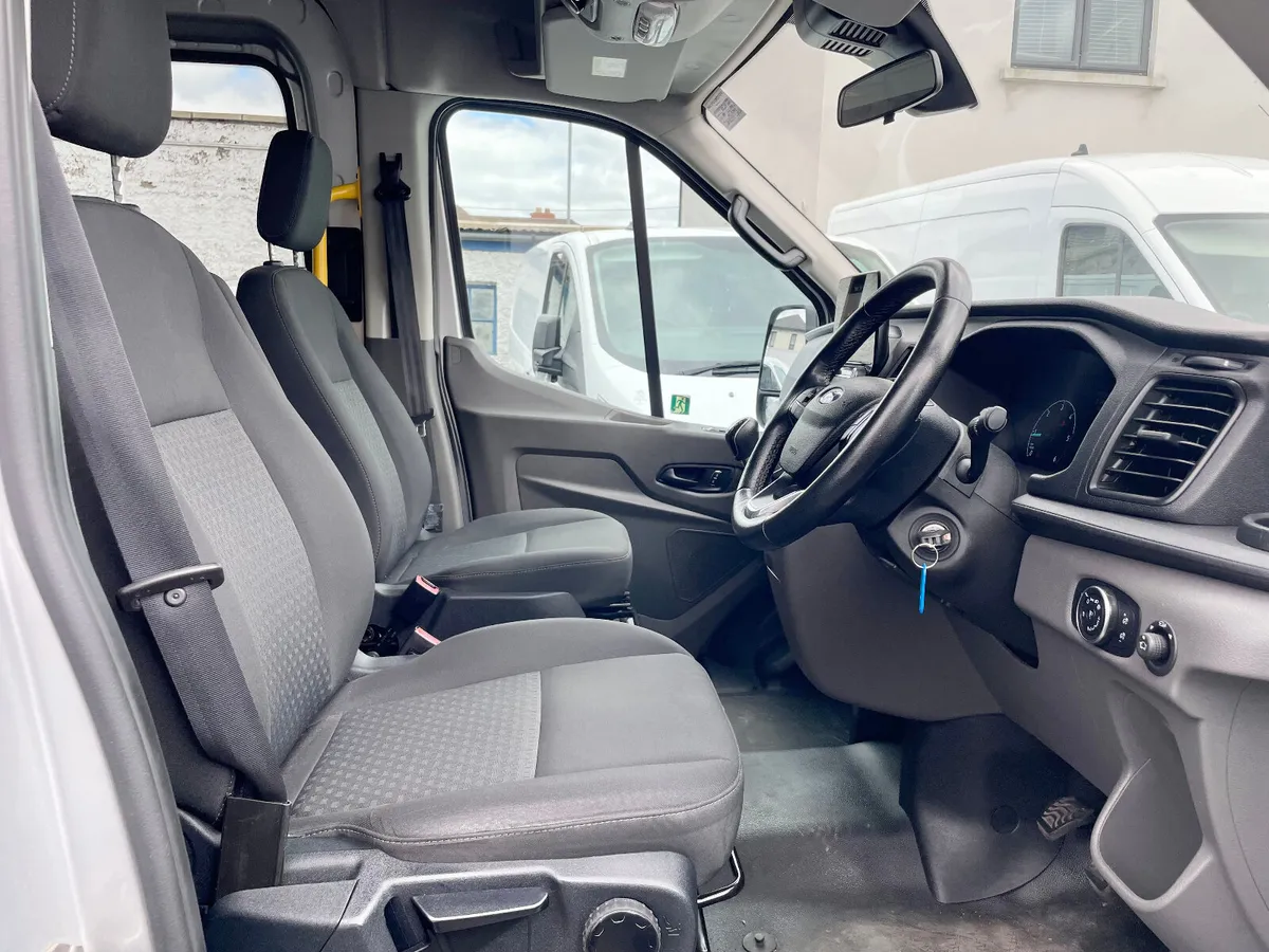 Ford Transit 460 Trend 2.0 TDCI 170PS 17 Seat,2020 - Image 3