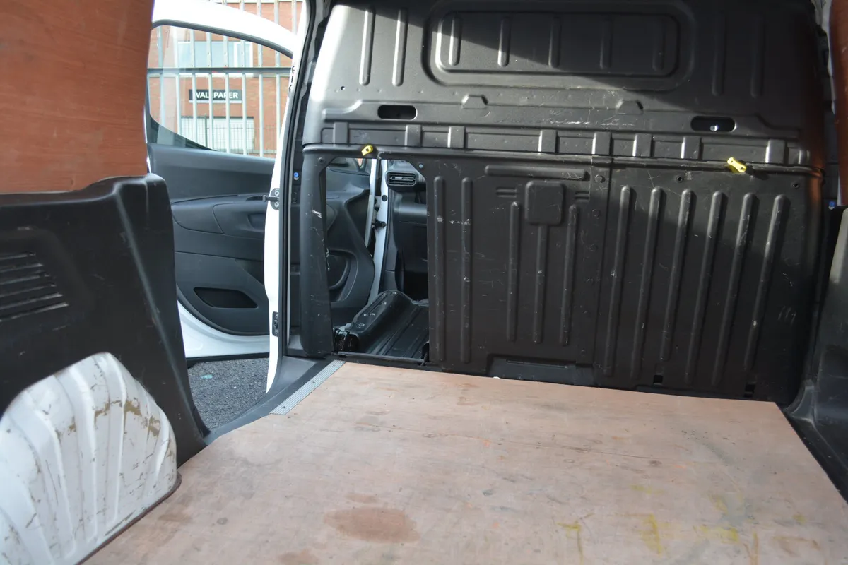 Opel Combo 3-seat cab - HP/Leasing available - Image 3