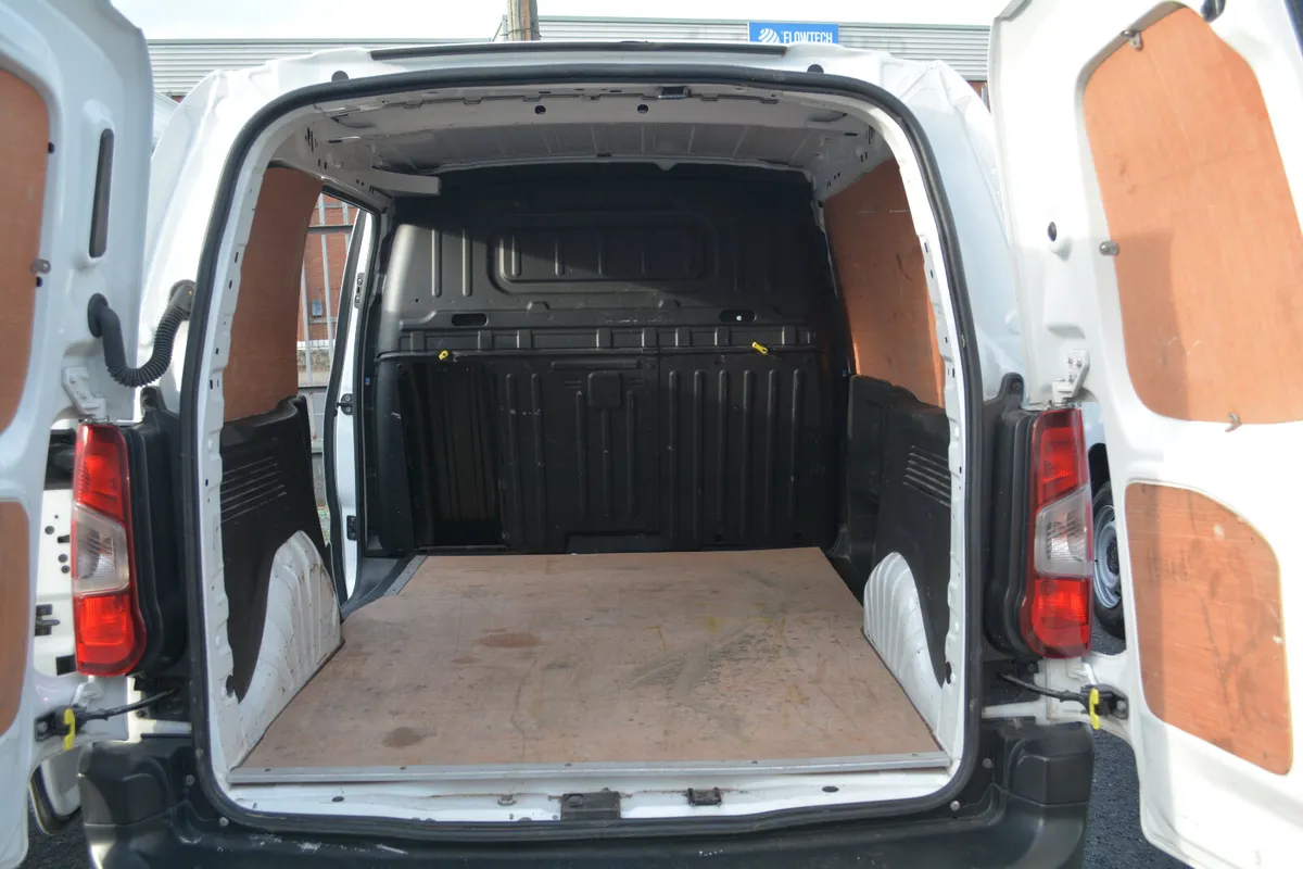Opel Combo 3-seat cab - HP/Leasing available - Image 2