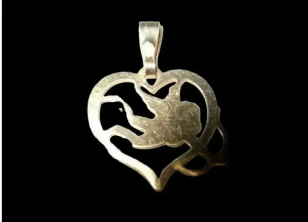 Vintage Hallmarked 9ct Gold Cupid Pendant/Charm - Image 4