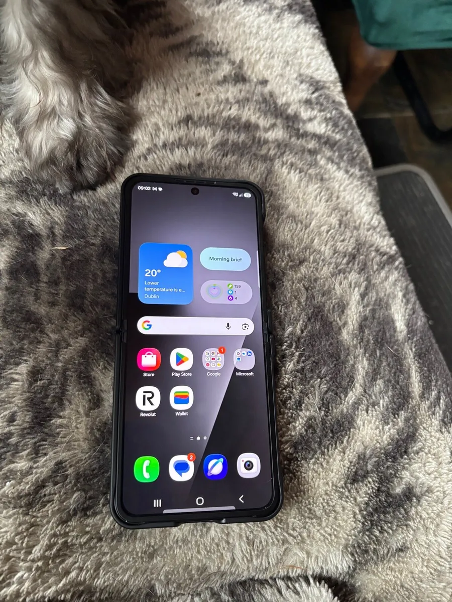 Samsung Z flip 7 FE - Image 1