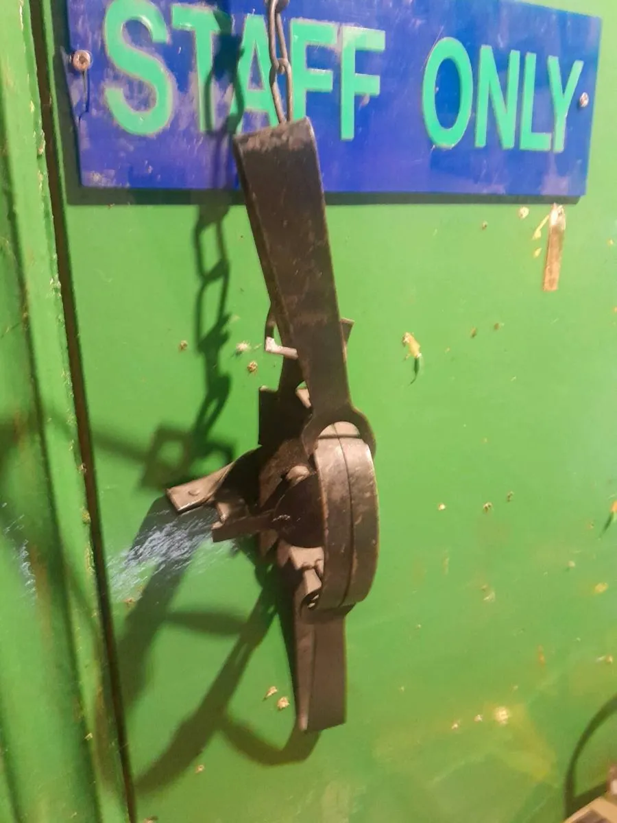 Vintage  webley  w 2 verman trap - Image 3