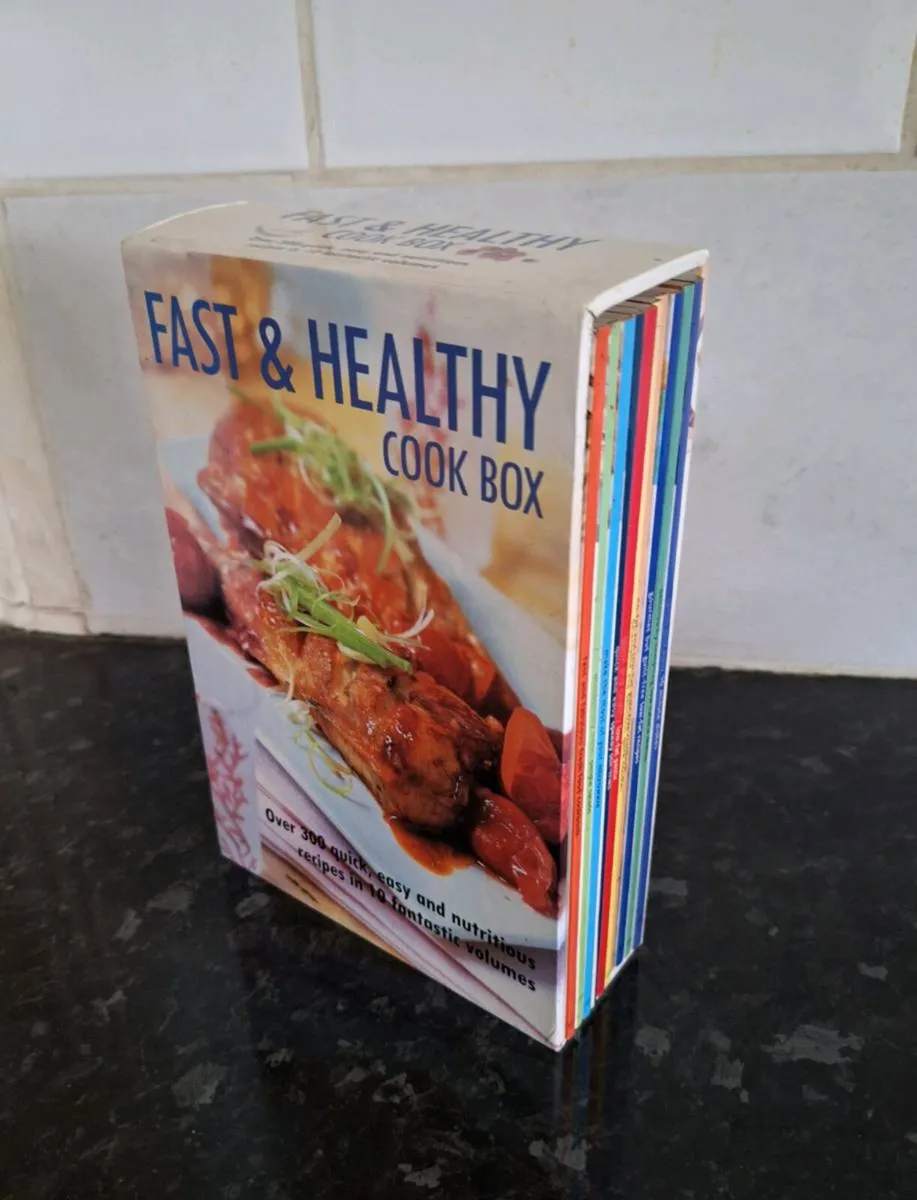 Two sets of miniature cook books - Image 1