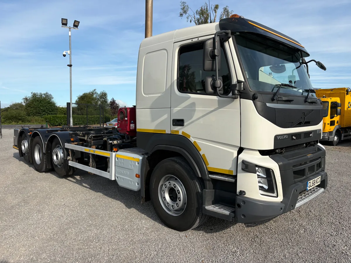 2019 Volvo FMX 420 8x2 Tridem - Image 2