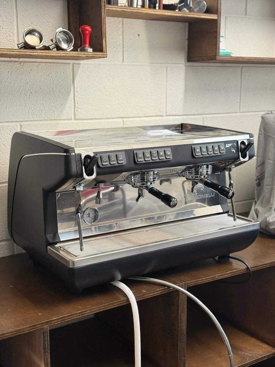 Nuova Simonelli Appia Commercial coffee machine - Image 2