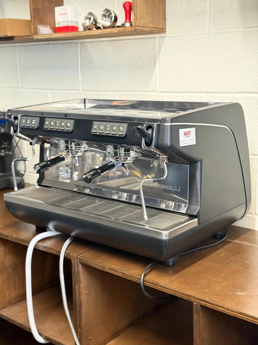 Nuova Simonelli Appia Commercial coffee machine - Image 3