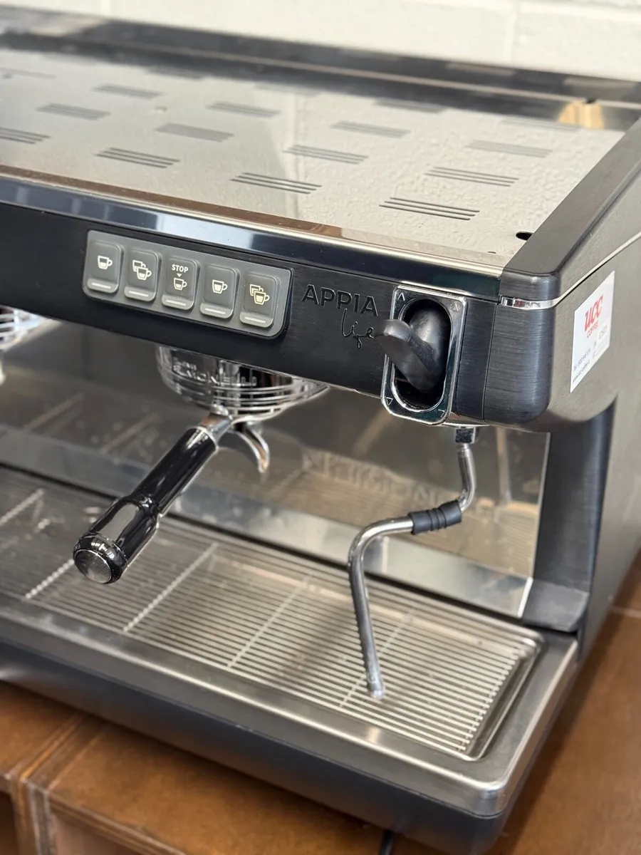 Nuova Simonelli Appia Commercial coffee machine - Image 4