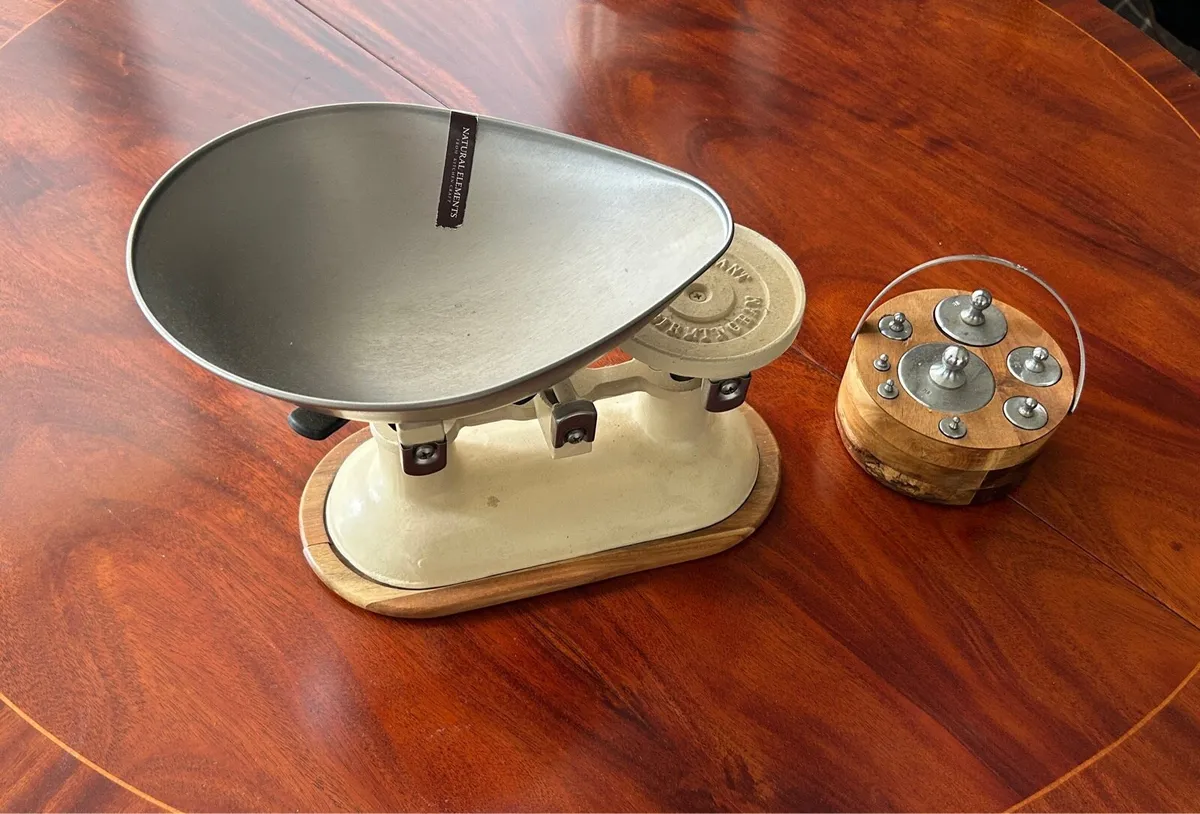 Kitchen Scales - Image 1