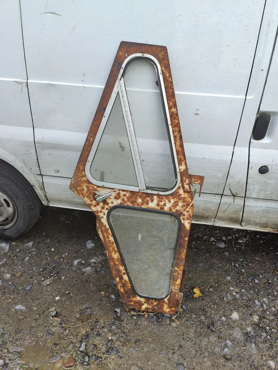 David Brown 885 bonnet and two right hand door - Image 4