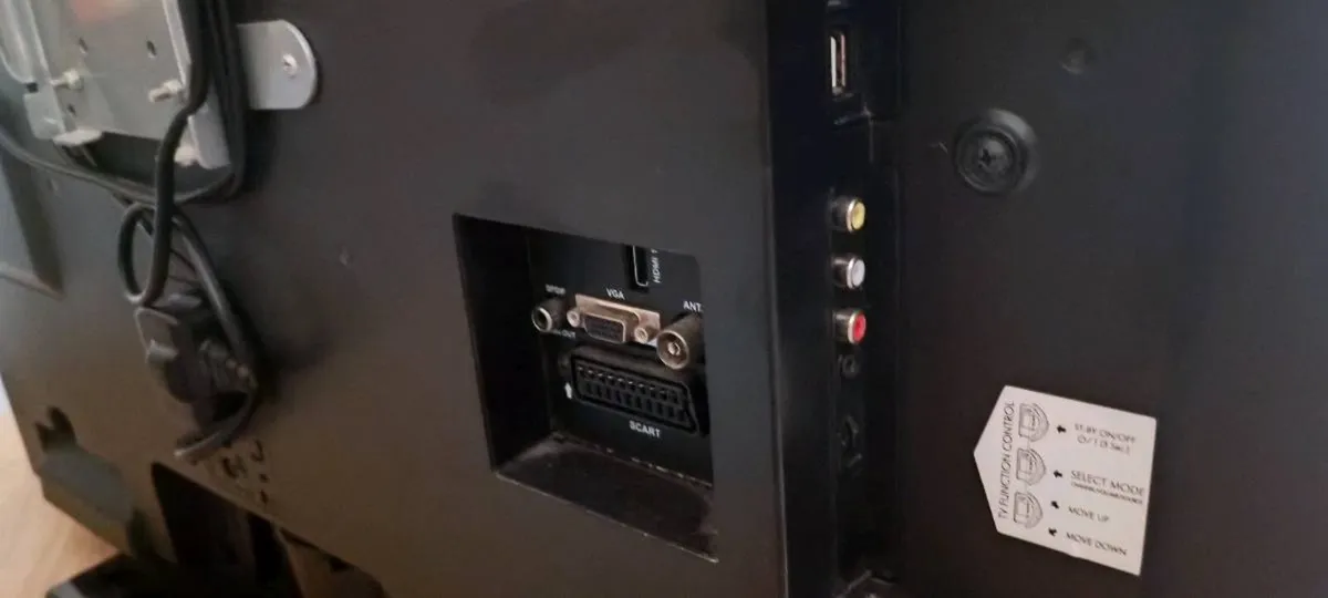 32 inch non smart tv - Image 2