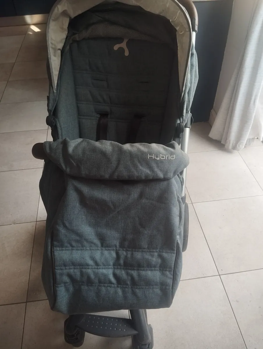 Pram - Image 1