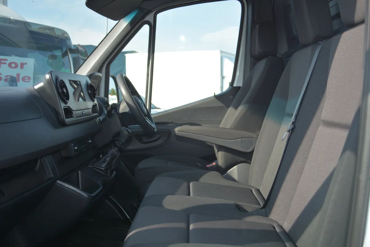 Mercedes-Benz Sprinter LWB - Low Km - Image 3