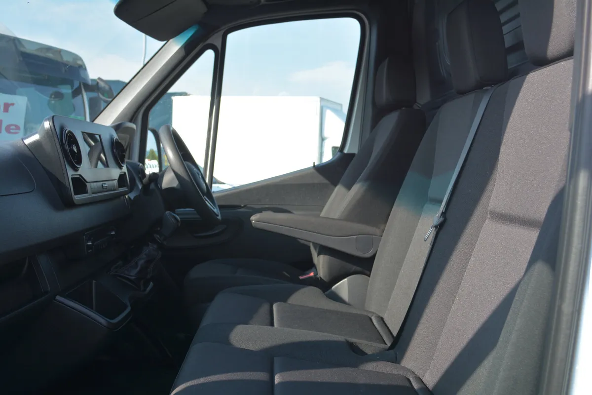Mercedes-Benz Sprinter LWB - Low Km - Image 4