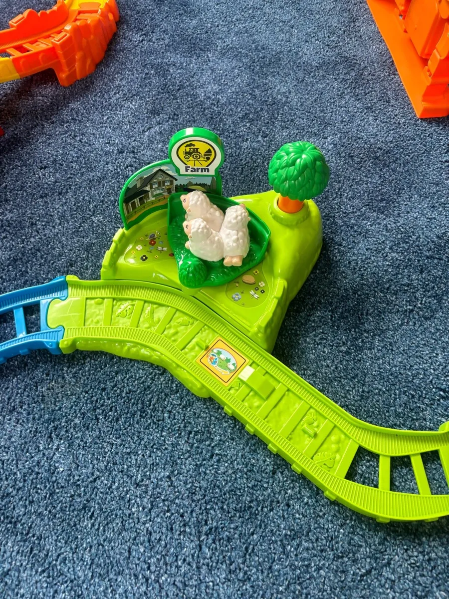 VTech Toot-Toot Drivers Train Set - Image 2