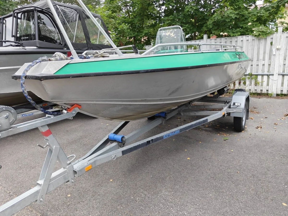 Fishing boat buster m - Image 2