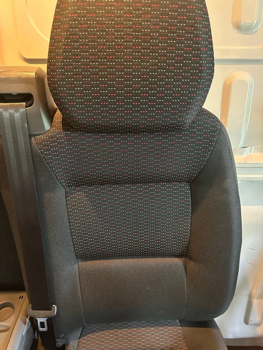 Double passenger seat - Image 4