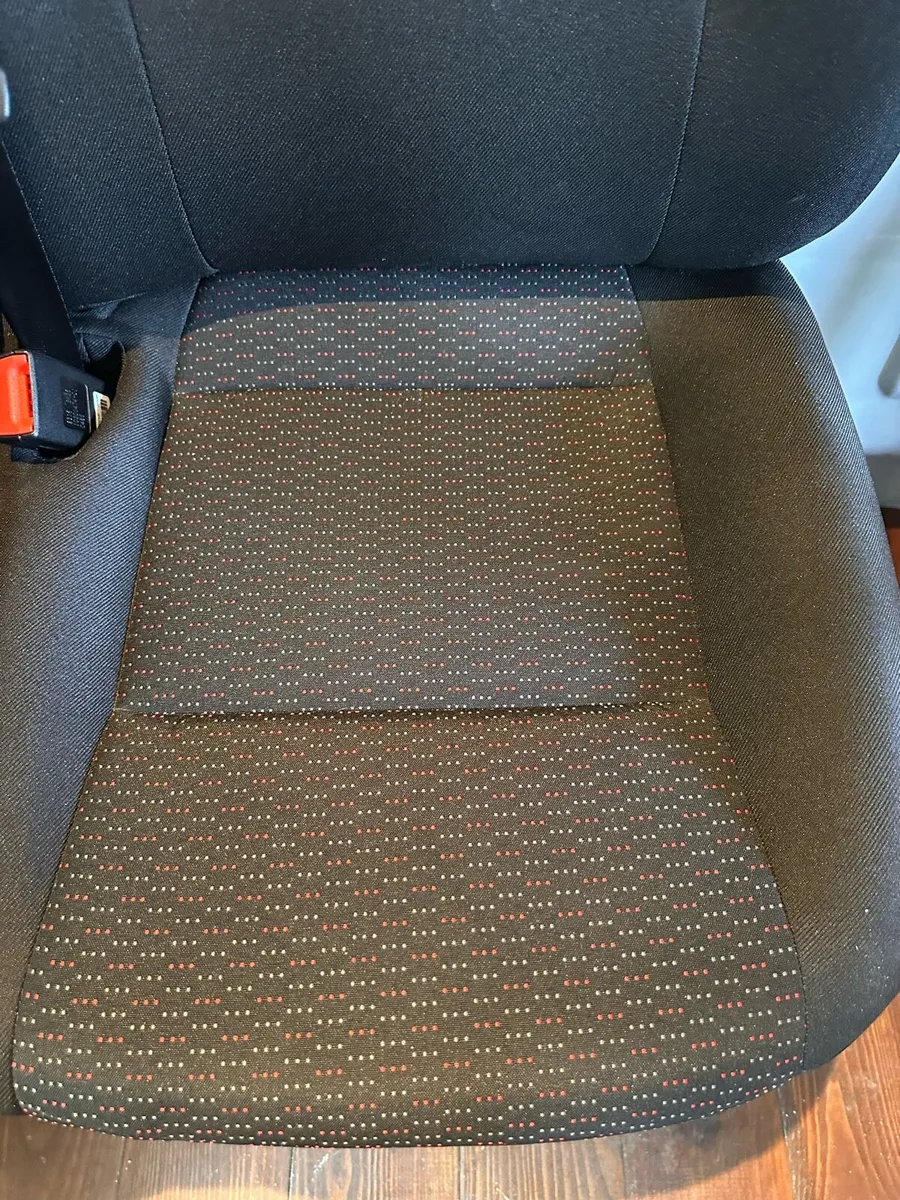 Double passenger seat - Image 3