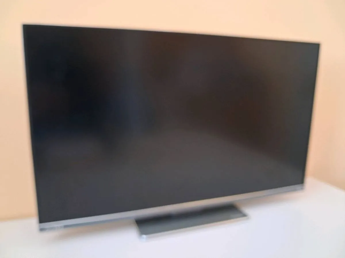 Postage - Avtex M219DRS-PRO - 21.5” 12v HD TV DVD - Image 2