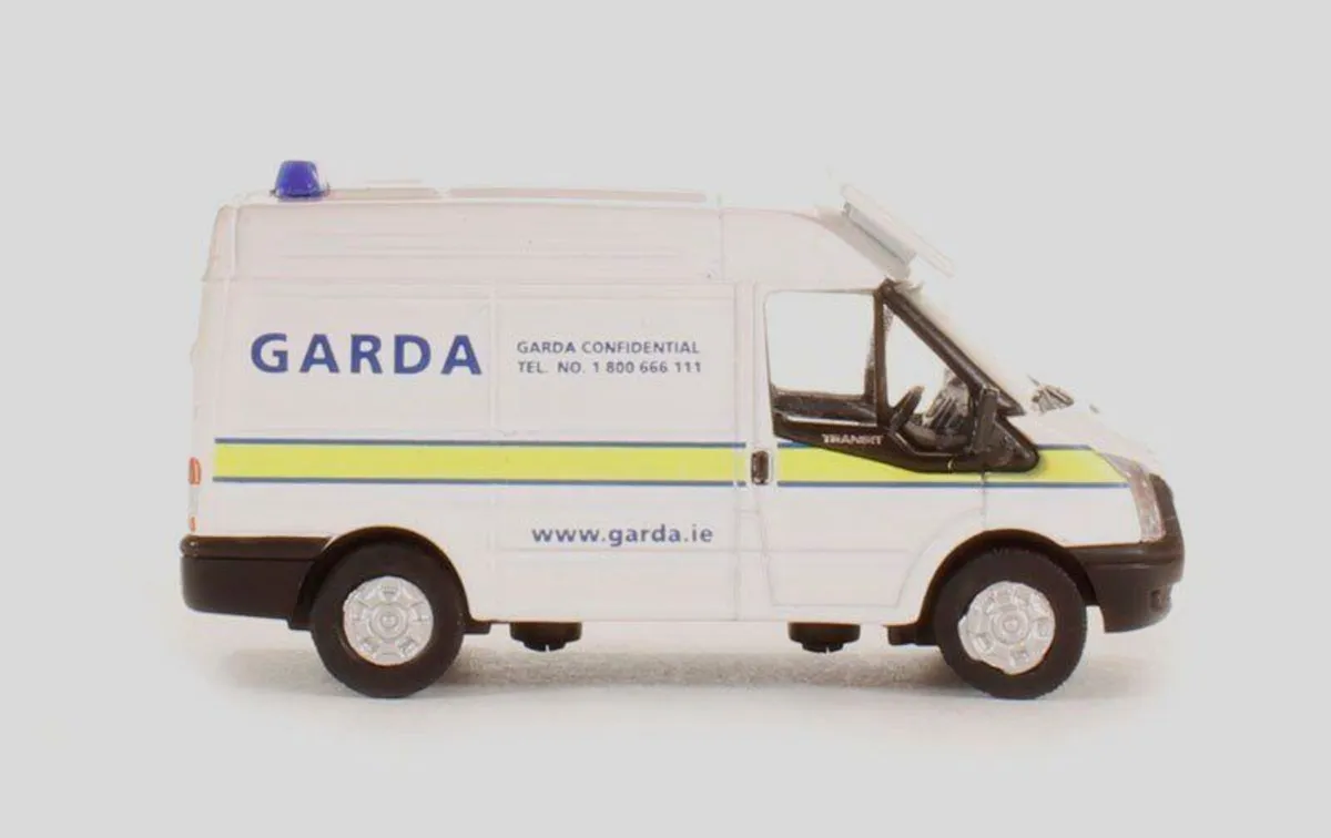 1;76 Die cast Garda van, Free Post - Image 3