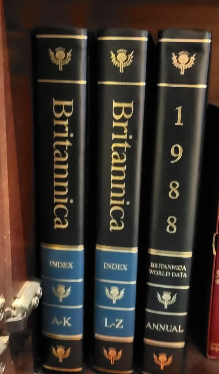 Encyclopaedia Britannica 15th Ed 1988 Full Set - Image 1