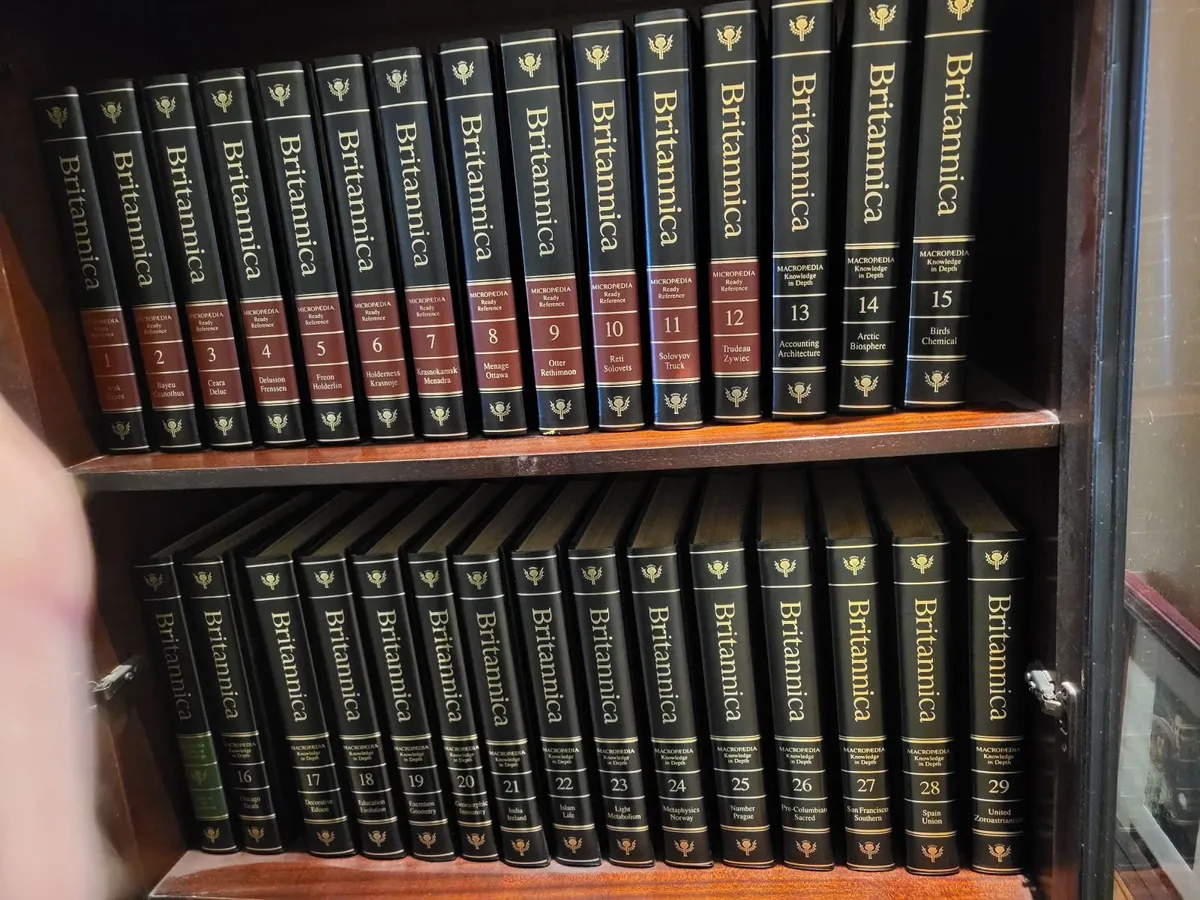 Encyclopaedia Britannica 15th Ed 1988 Full Set - Image 2