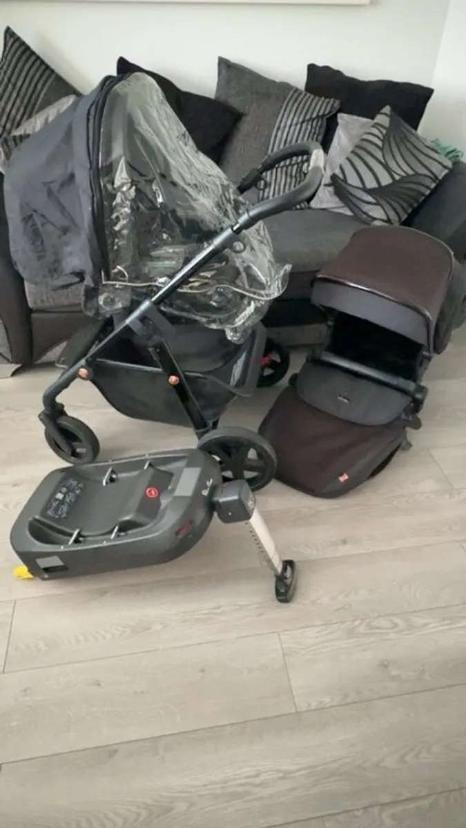 silver cross pram - Image 1