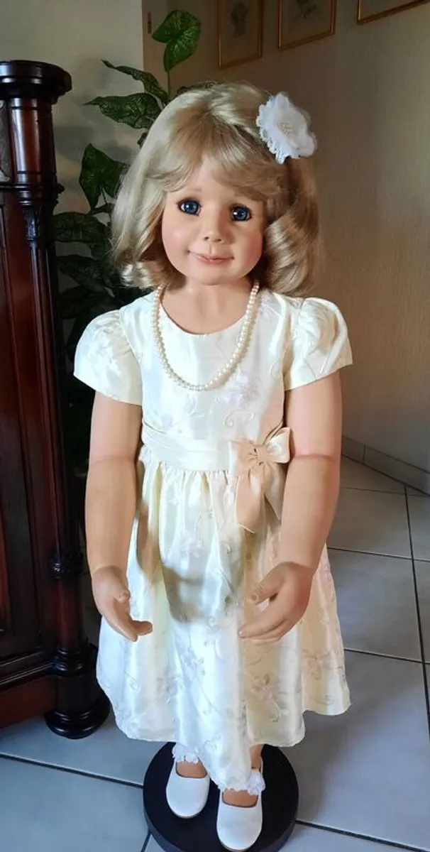 Masterpiece Doll - Sabrina - Image 1