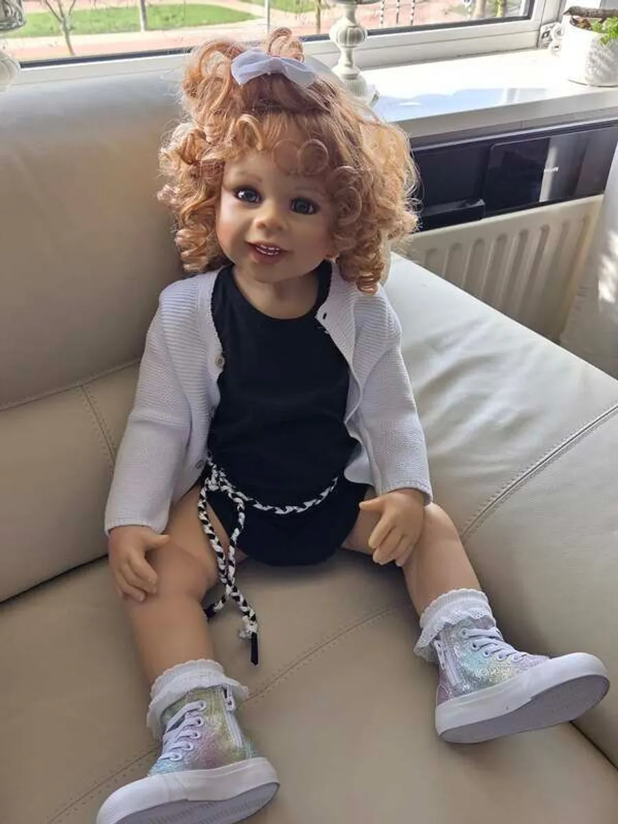 Masterpiece Doll - Vicky - Image 1
