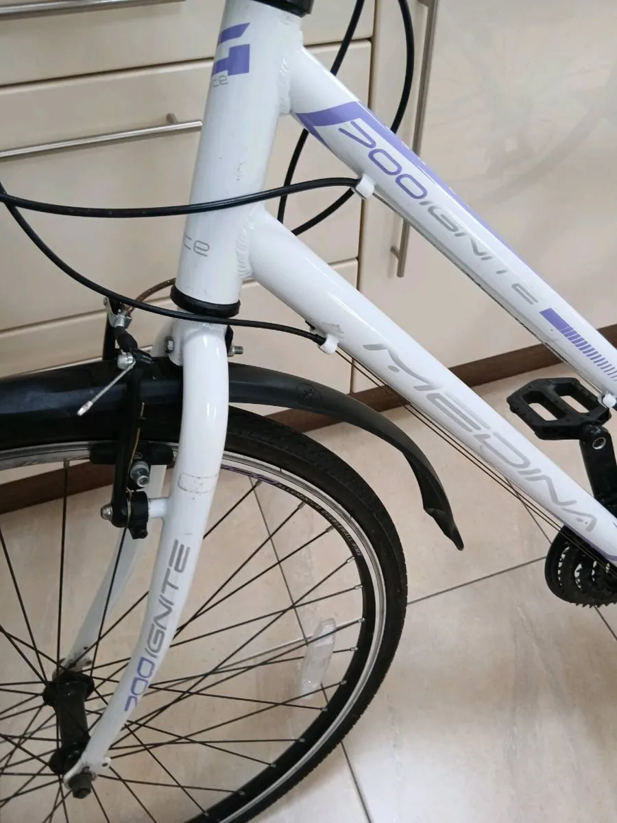 LADIES BIKE 28 INCH WHEELS NEW - Image 3