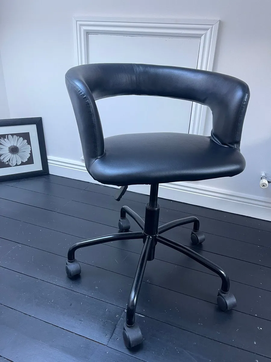 Chair - Image 4