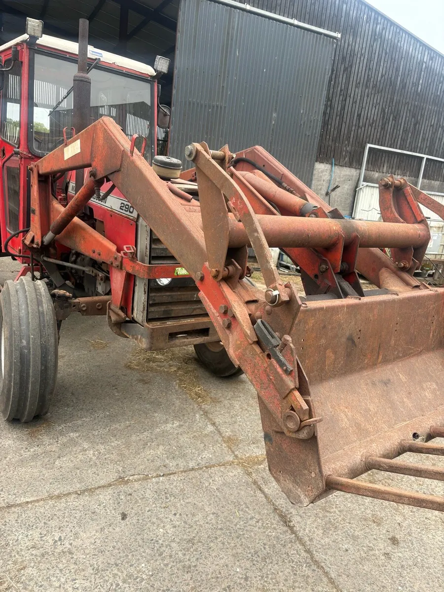 Massey front loader - Image 4