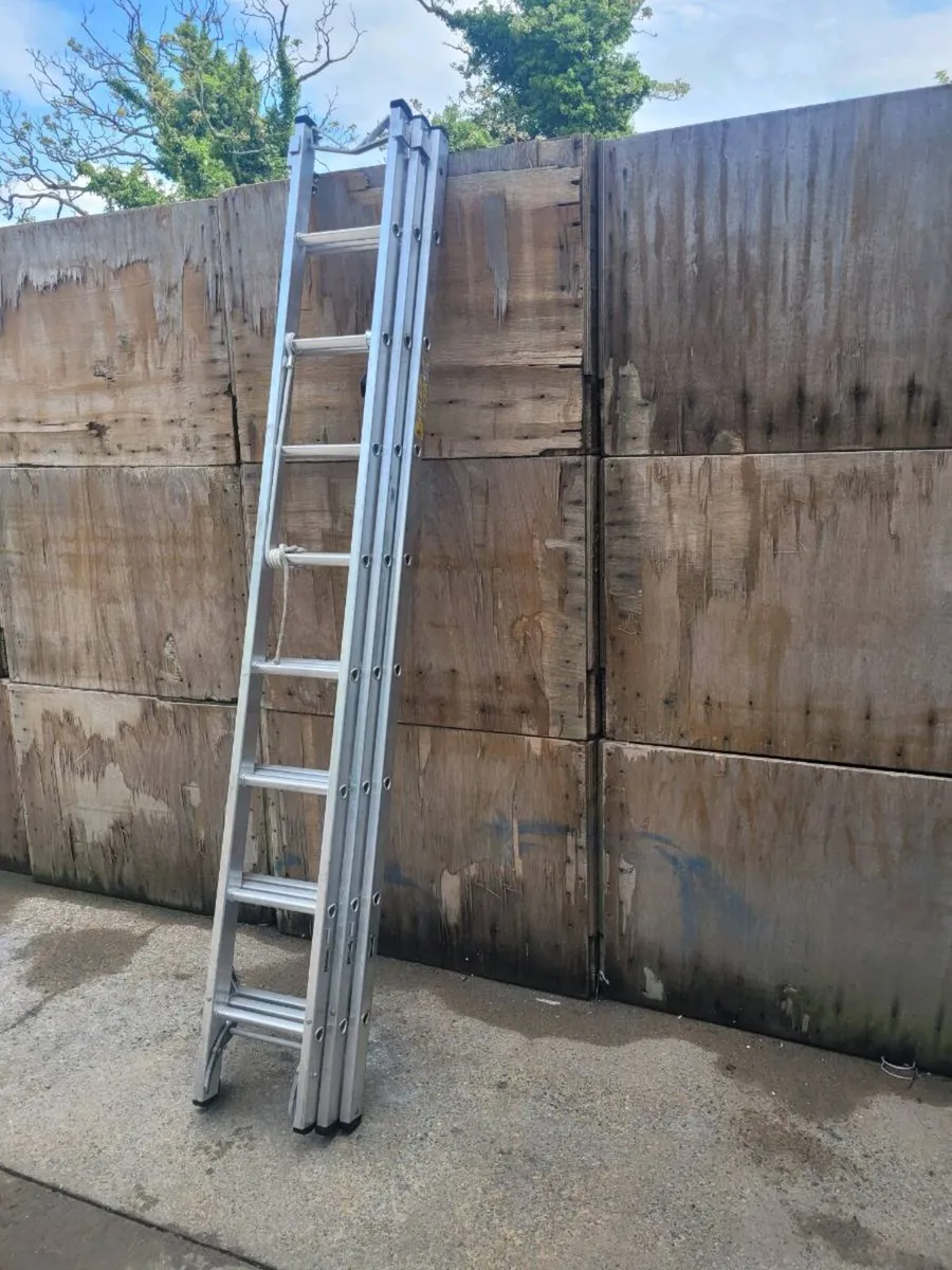 6m triple extension ladder - Image 3