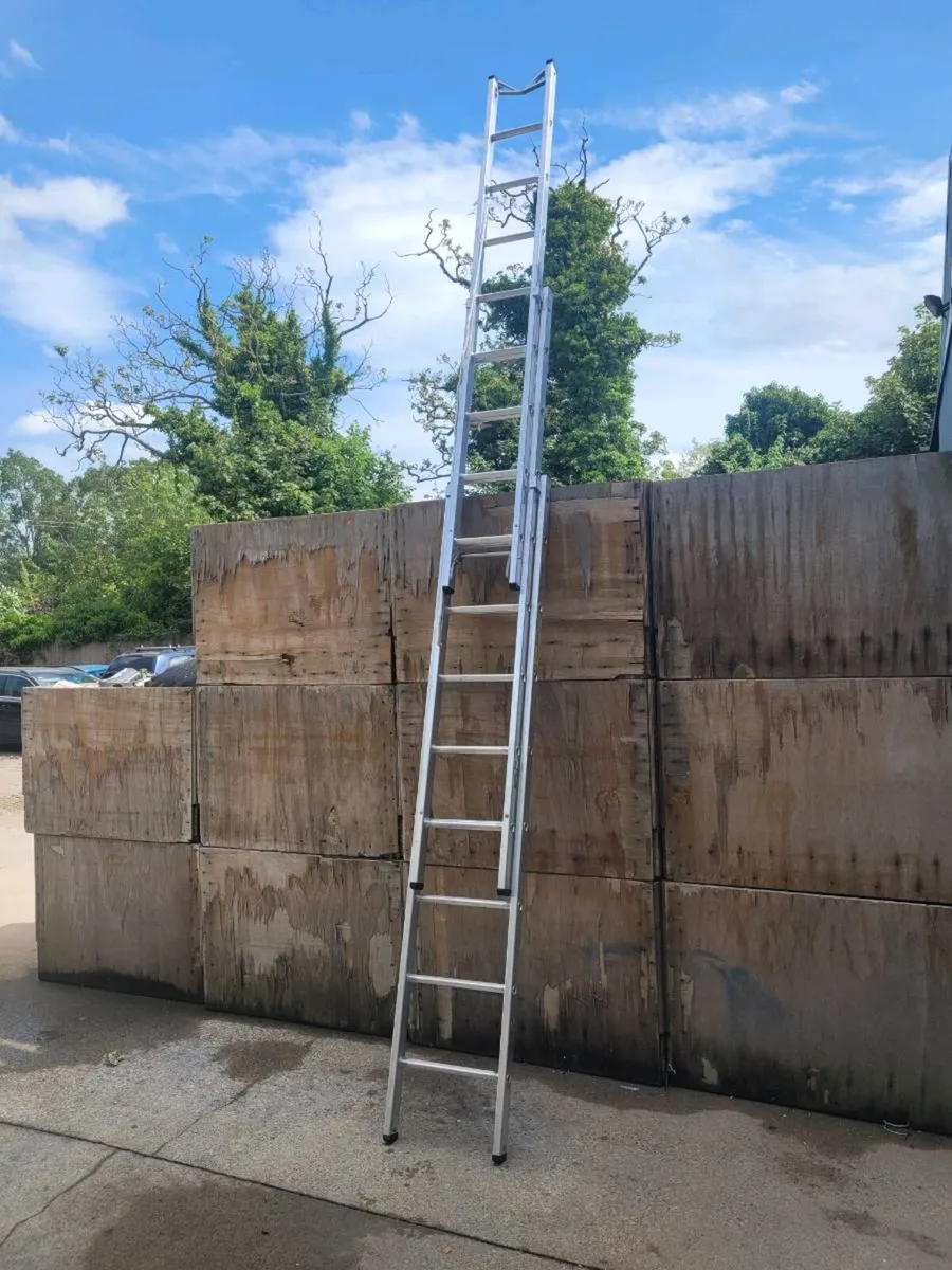 6m triple extension ladder - Image 4