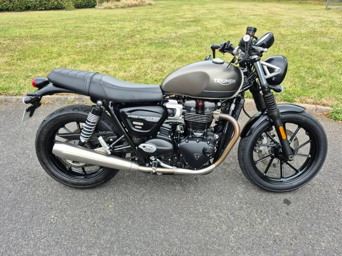 Triumph Speed Twin 900 - Image 1